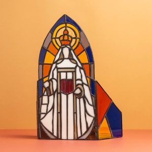 Pieza en vitral de la Virgen María